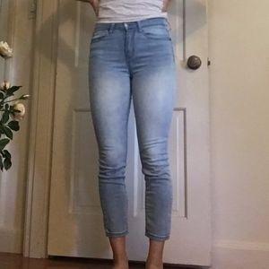 Light Wash Cropped Jeans